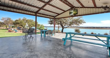 Tres A Lake Retreat – Luxury Lakefront Living with Private Pool, Hot Tub & Direc