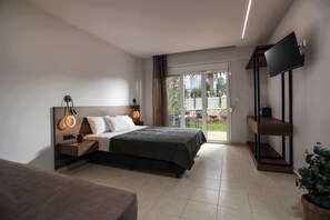 Comfort Studio, Terrace, Ground Floor | In-room safe, blackout drapes, iron/ironing board, free WiFi - Danae Comfort Living (Pefkochori)