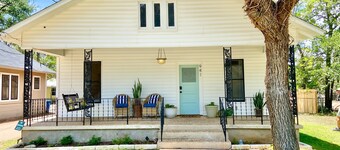 Bungalow near Downtown l Hot Tub l Deck | Vintage Charm