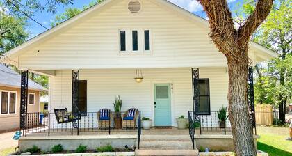 Bungalow near Downtown l Hot Tub l Deck | Vintage Charm