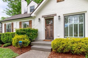 Exterior detail - East Nashville Paradise - Large Backyard (Nashville)