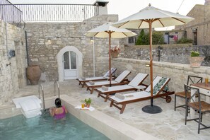 Piscine extérieure, piscine chauffée