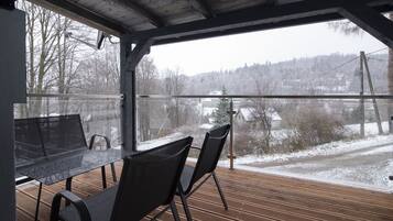 ์ํํธ (dolny) | ํ
๋ผ์ค/ํํฐ์ค