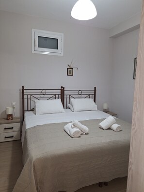 Apartamento | 1 dormitorio, edredones de plumas, colchones con acolchado adicional