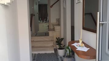 Mặt tiền nơi lưu trú