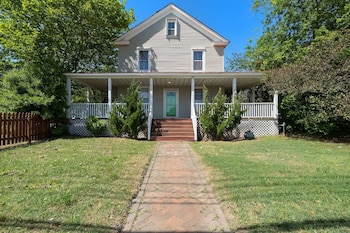 Captains Quarters By The Bay 3 Bedroom Cottage by RedAwning