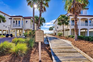 Property grounds - Blue Heron - Dog Friendly, Community Pool, Across from Beach, Sunset Beach! (St. George Island)