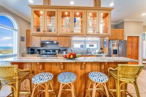 Fridge, microwave, oven, stovetop - Blue Heron - Dog Friendly, Community Pool, Across from Beach, Sunset Beach! (St. George Island)