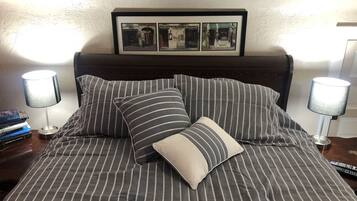 2 Schlafzimmer, Schreibtisch, Bügeleisen/Bügelbrett, WLAN