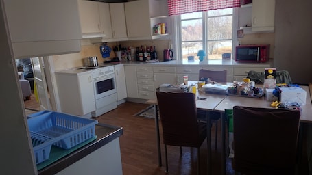 Fridge, microwave, stovetop, electric kettle. Vacation cottage Dorotea
