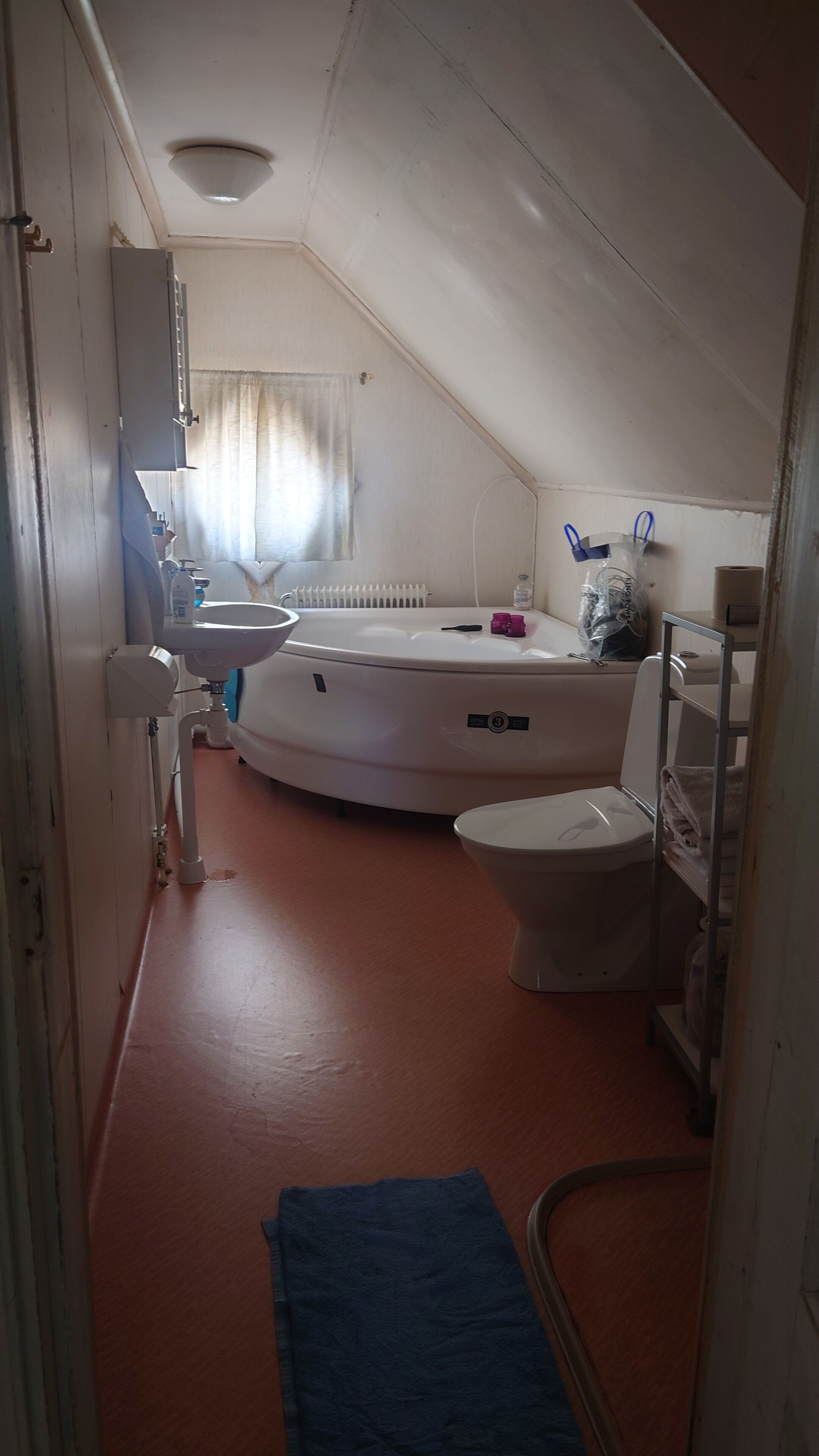 Bathtub