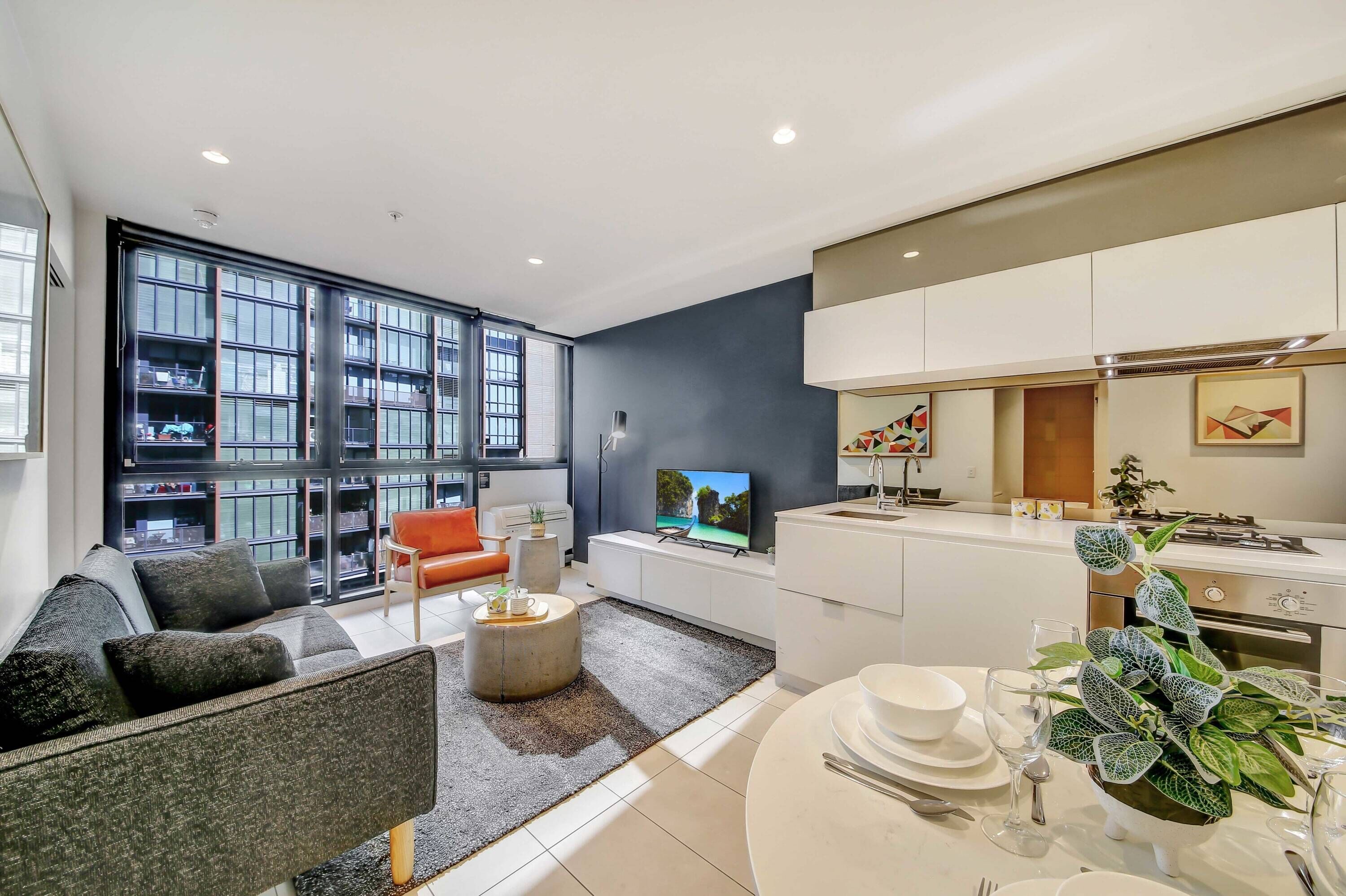 A Modern 2BR Apt Near Crown & Southern Cross