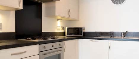 Refrigerador, microondas, horno, lavavajillas