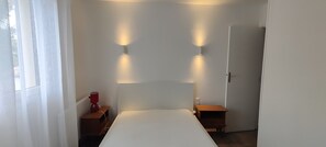3 bedrooms, iron/ironing board, WiFi