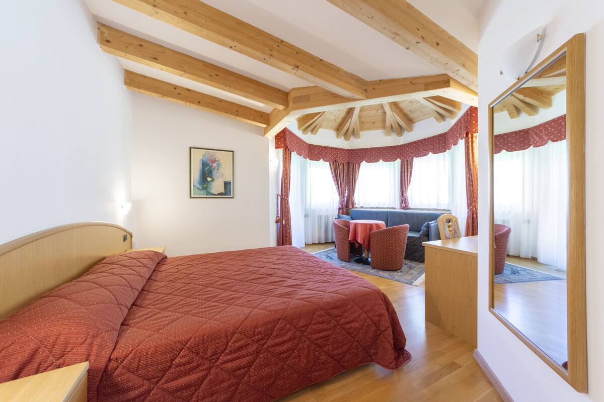 Junior Room | In-room safe, WiFi (free)