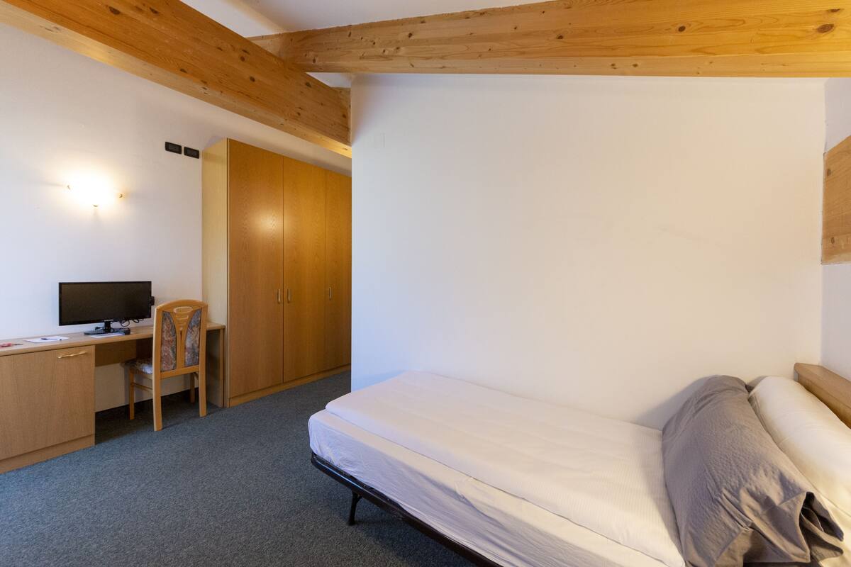 Superior Single Room | In-room safe, WiFi (free)