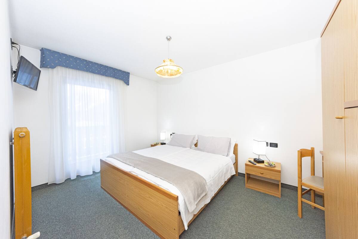 Economy Double or Twin Room | In-room safe, WiFi (free)