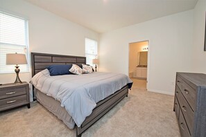 5 Schlafzimmer, Bügeleisen/Bügelbrett, WLAN, Bettwäsche