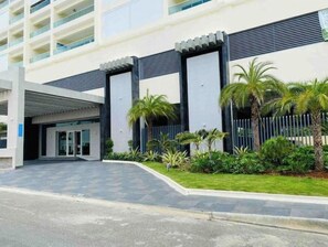 Exterior - 🏝🏝Best View, Pool, Jacuzzi, Gym, WiFi, BBQ, Parking 🏝🏝 (Playa Juan Dolio)