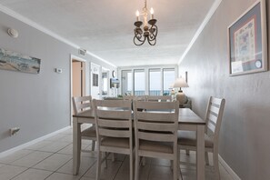 Dining - Island Shores 654- Heart Of Gulf Shores, Park & Walk! OMG View! (Gulf Shores)