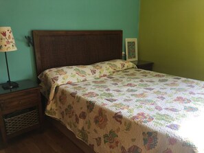 2 chambres, fer et planche à repasser, literie fournie
