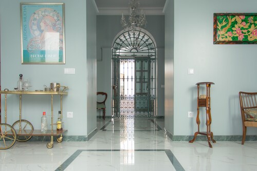 Elegant andalusian manor house with private pool