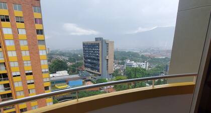 17th floor CONDO IN DOWNTOWN POBLADO POOL/SAUNA& STEAM ROOM