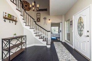 Interior - Retro Ranch-5bd-Pool-Hot Tub-Games-Pickleball (Winchester)