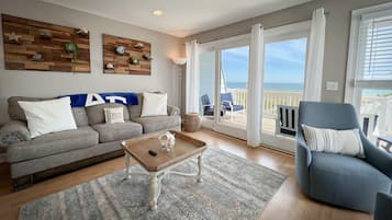 Townhome, 3 Bedrooms | Living room