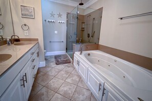 Dúplex, 5 habitaciones | Baño | Toallas