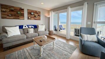 Townhome, 3 Bedrooms | Living room