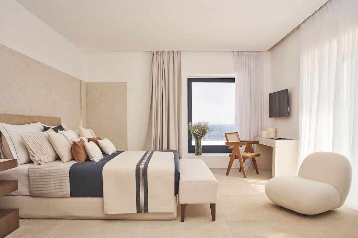 1 bedroom, Egyptian cotton sheets, premium bedding, Select Comfort beds