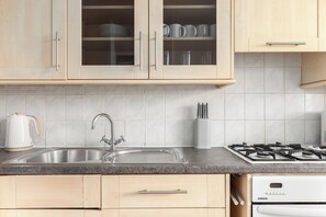 Apartment | In-room dining - Gorgeous 2 Bed Apartment near London Bridge (London)