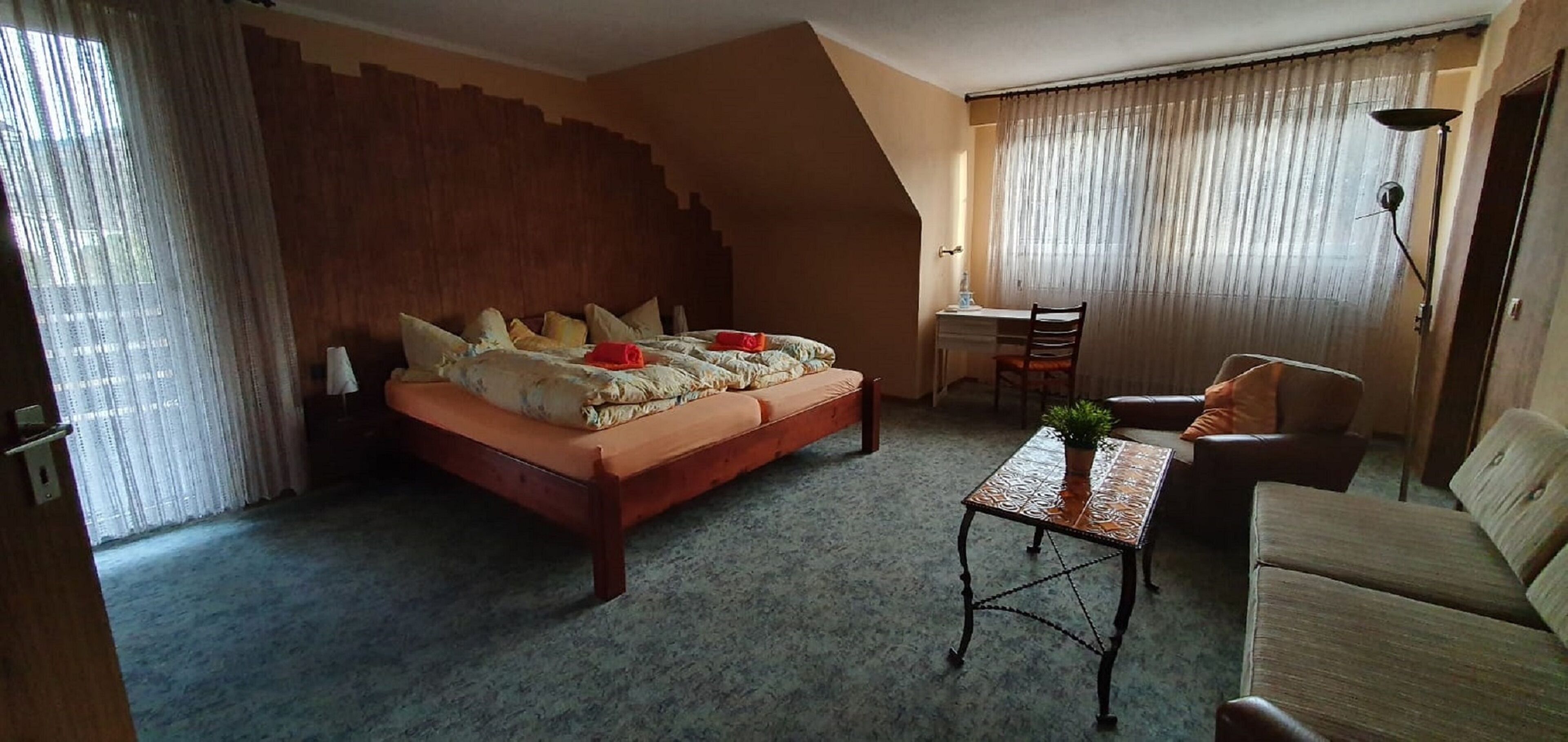 Double Room | Free WiFi, bed sheets