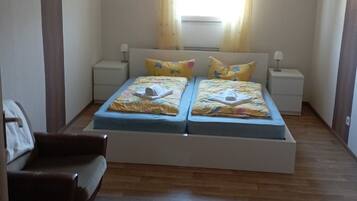 Doppelzimmer | Kostenloses WLAN, Bettwäsche
