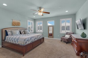 5 bedrooms, iron/ironing board, WiFi, bed sheets