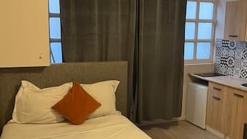 Fer et planche Ă repasser, Wi-Fi, draps fournis