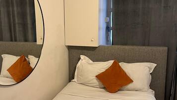 Fer et planche Ă repasser, Wi-Fi, draps fournis