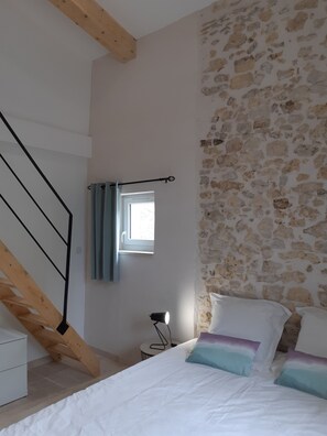 2 chambres, fer et planche à repasser, lit parapluie, Wi-Fi gratuit