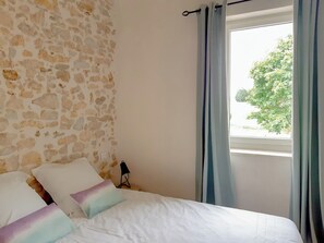 2 chambres, fer et planche à repasser, lit parapluie, Wi-Fi gratuit