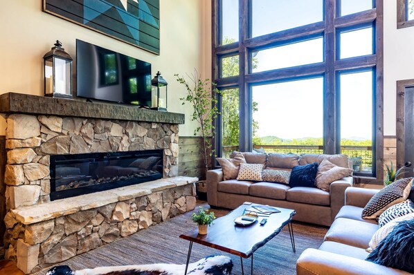 TV, fireplace