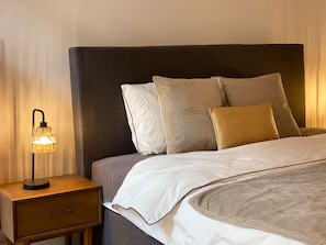 1 chambre, bureau, Wi-Fi gratuit, draps fournis