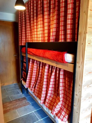 1 bedroom, WiFi - 7th floor, view mountain, balcony, parking, tv, ski locker, 28m², Les 2 Alpes (Les Deux Alpes)