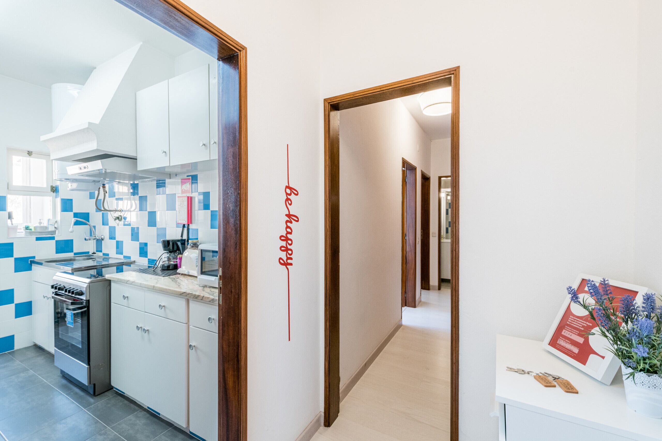 Fridge, microwave, oven, coffee/tea maker