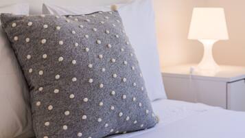 2 dormitorios, tabla de planchar con plancha, wifi gratis y ropa de cama