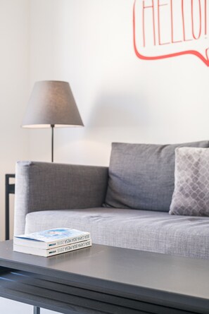 TV - LAGOS CLASSIC by HOMING (Lagos)