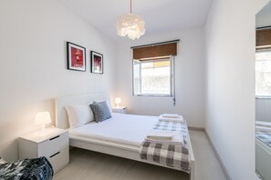 2 bedrooms, iron/ironing board, free WiFi, bed sheets - LAGOS CLASSIC by HOMING (Lagos)
