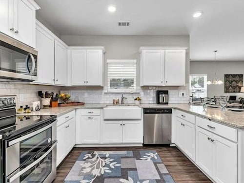 Upscale Luxury 4 bed 2.5 bath Near I20, August National & FT. Gordon