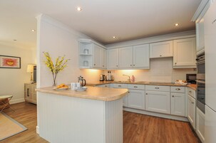 Casa de campo | Cozinha privada | Geladeira, micro-ondas, lava-louças, chaleira elétrica
