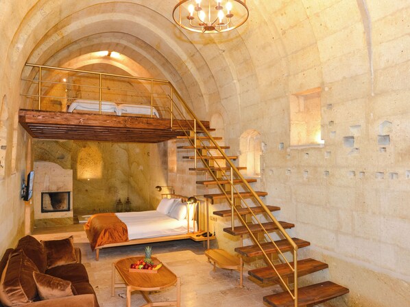 Duplex Cave Suite | 2 bedrooms, premium bedding, minibar, in-room safe